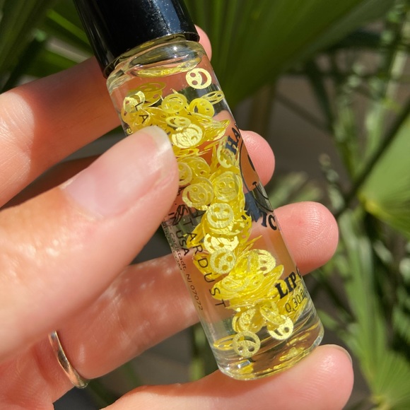 Y2K have a nice day 90’s roll on lip gloss makeup - Picture 8 of 11